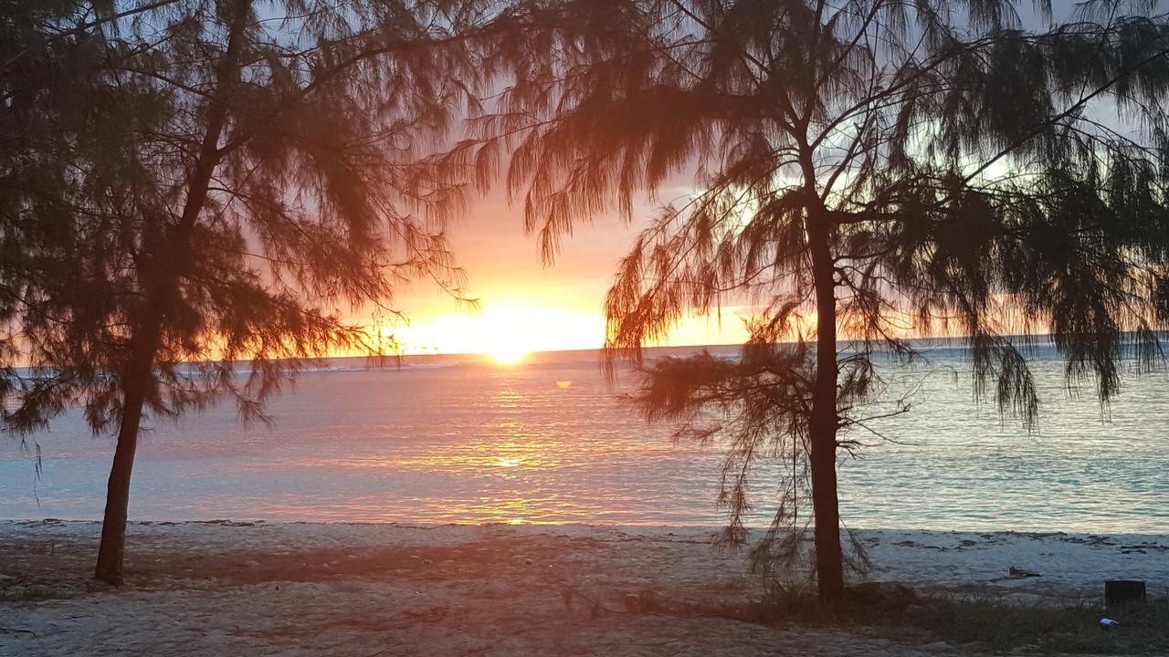 Saipan Beach Hotel מראה חיצוני תמונה